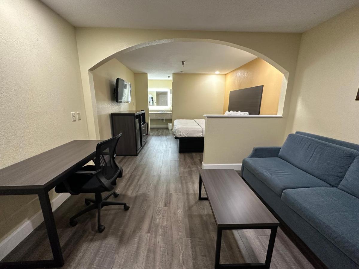 Rodeway Inn & Suites Hwy 290 Nw Houston Eksteriør billede