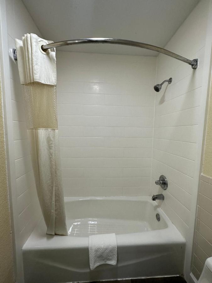 Rodeway Inn & Suites Hwy 290 Nw Houston Eksteriør billede