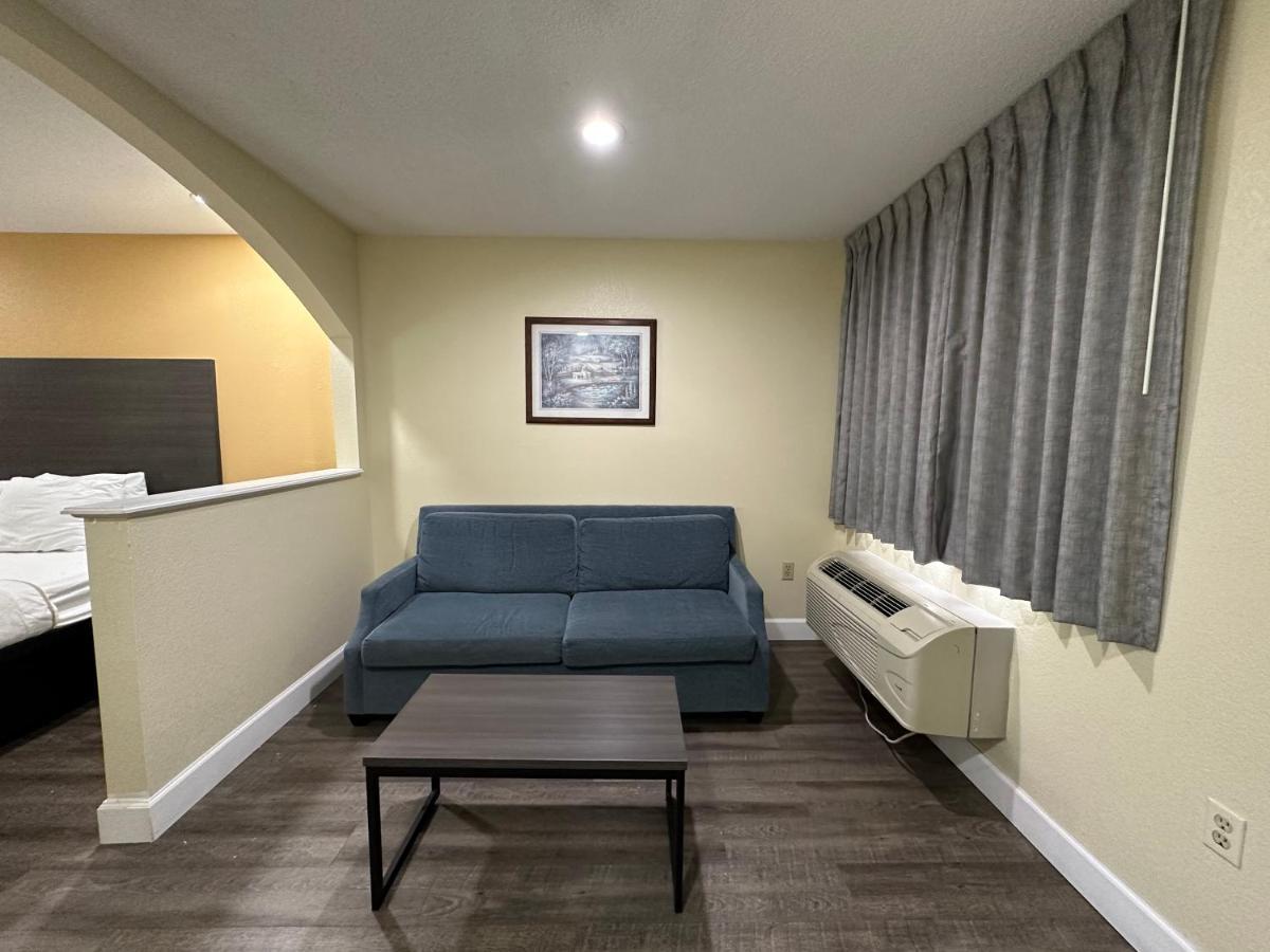 Rodeway Inn & Suites Hwy 290 Nw Houston Eksteriør billede