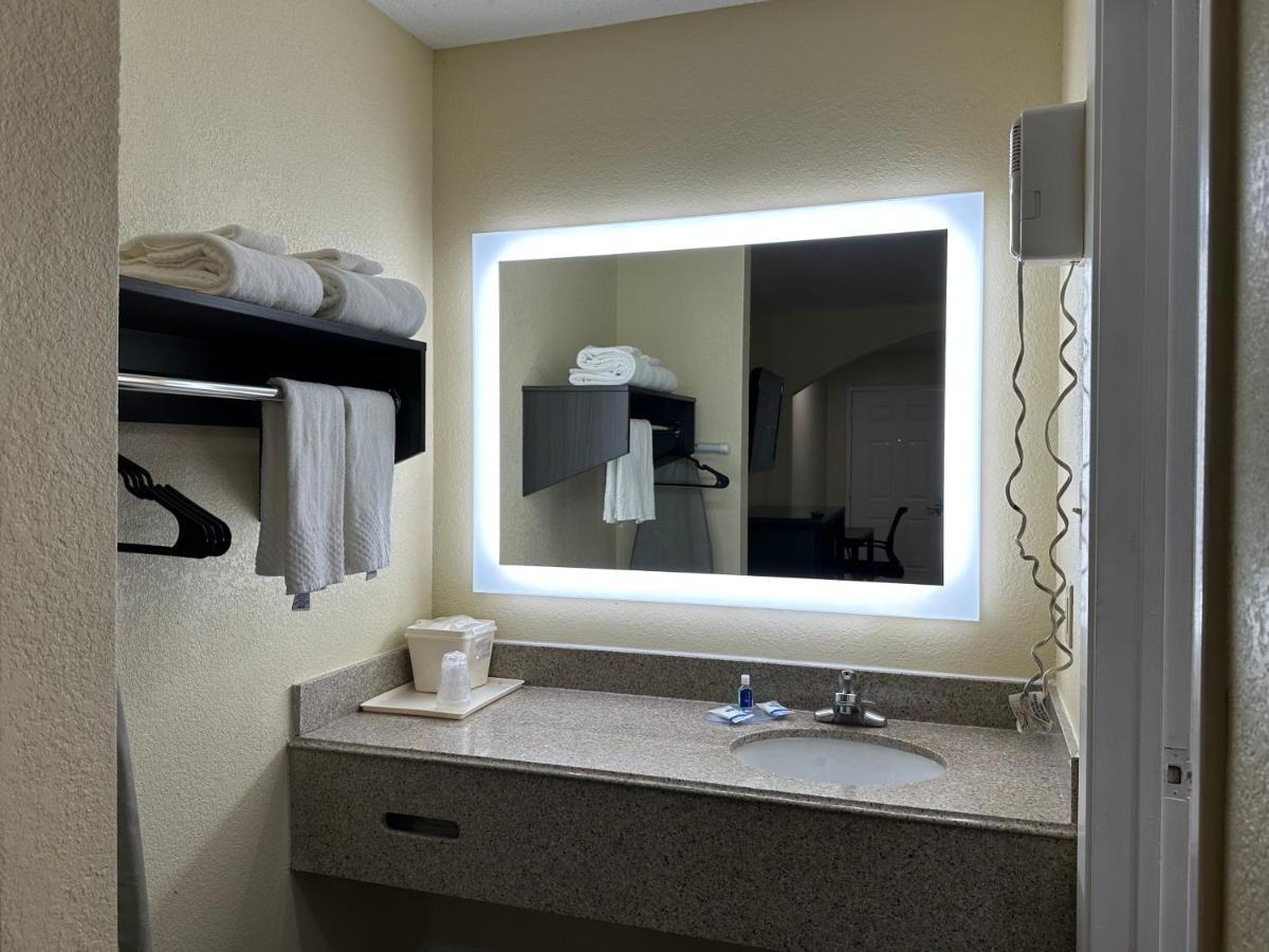Rodeway Inn & Suites Hwy 290 Nw Houston Eksteriør billede